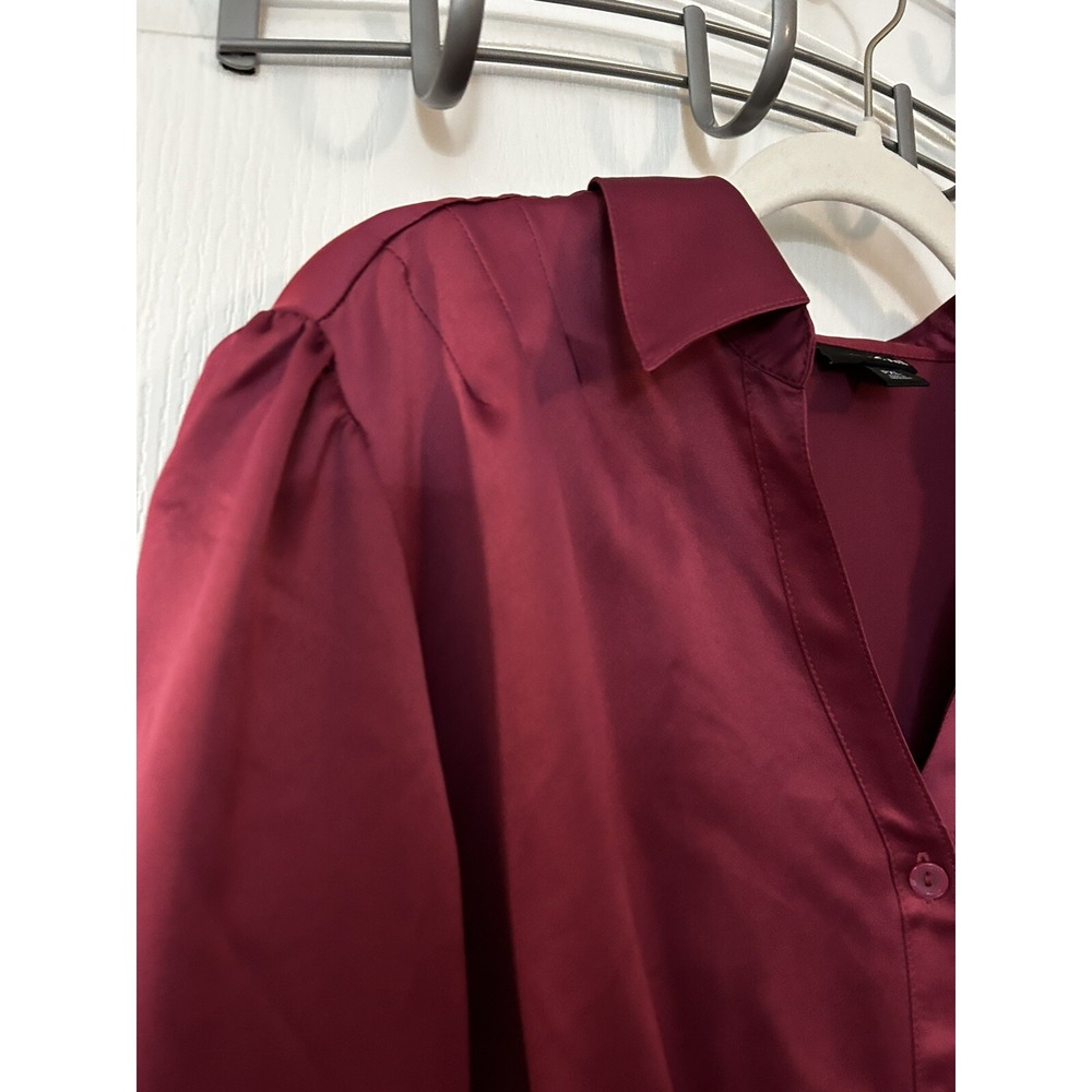 East 5th Women's Blouse PXL Button Down Long Sleeve Style Red Pleated  Front EUC - Picture 4 of 10